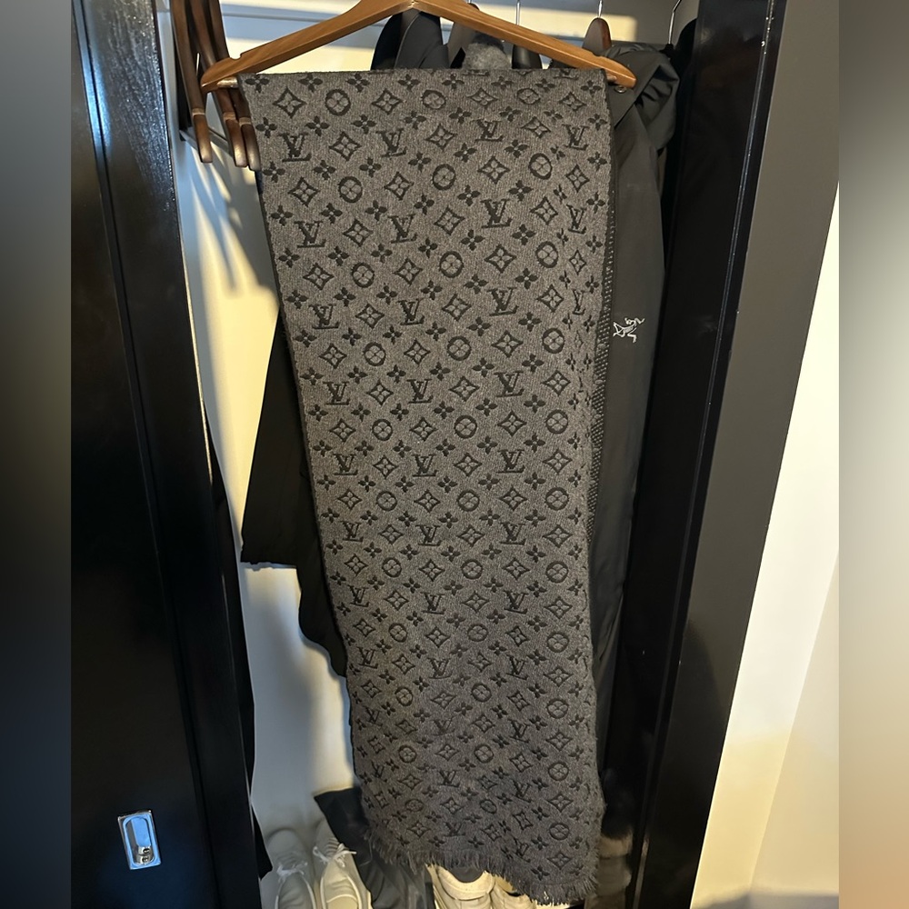 Louis Vuitton wool scarf